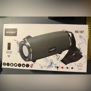 Hooked Bluetooth Portable Speaker BLUE Rechargeable Carrying Strap Wireless